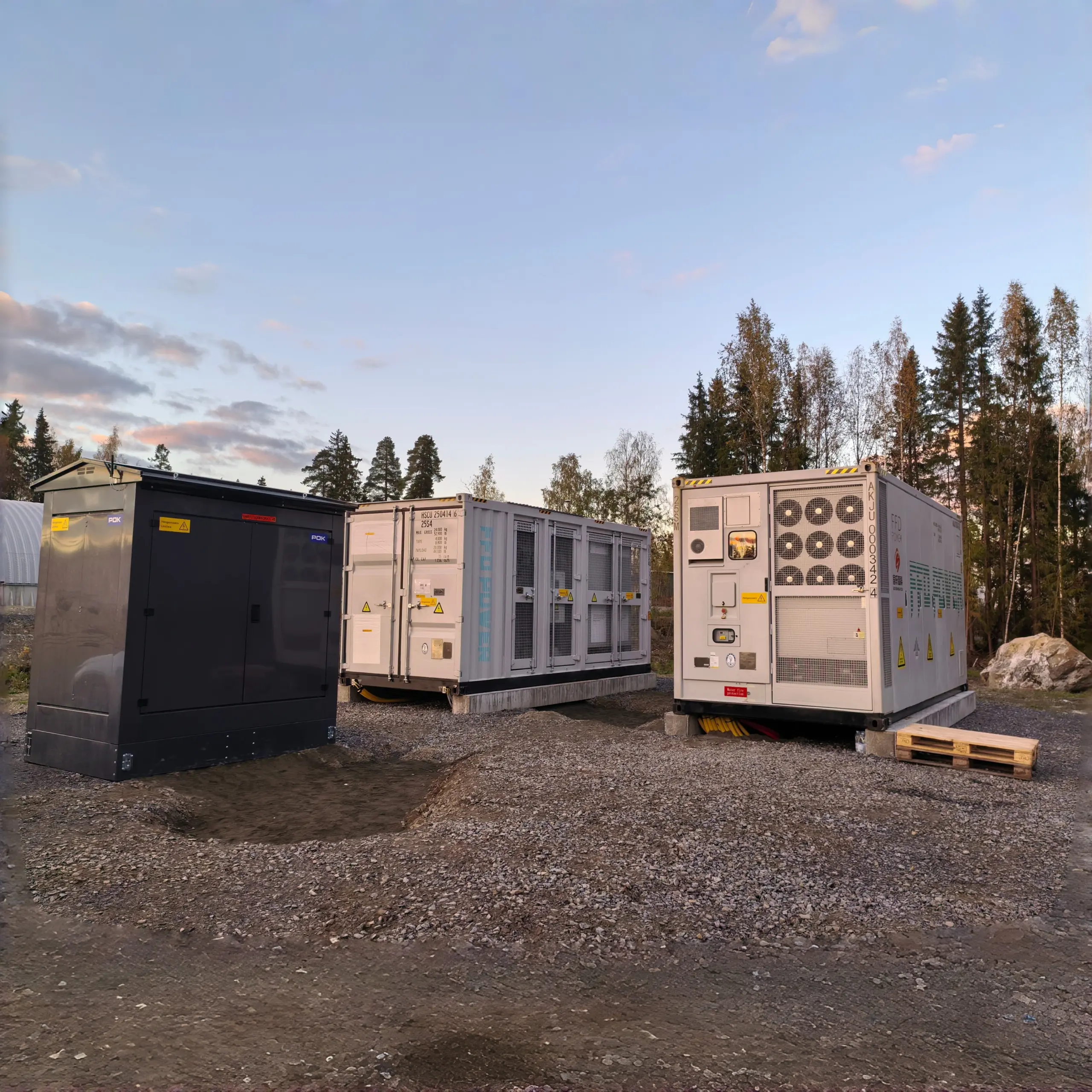 Finland 2.5MW/5MWh grid-side BESS for peak shaving and Fingrid FCR frequency regulation