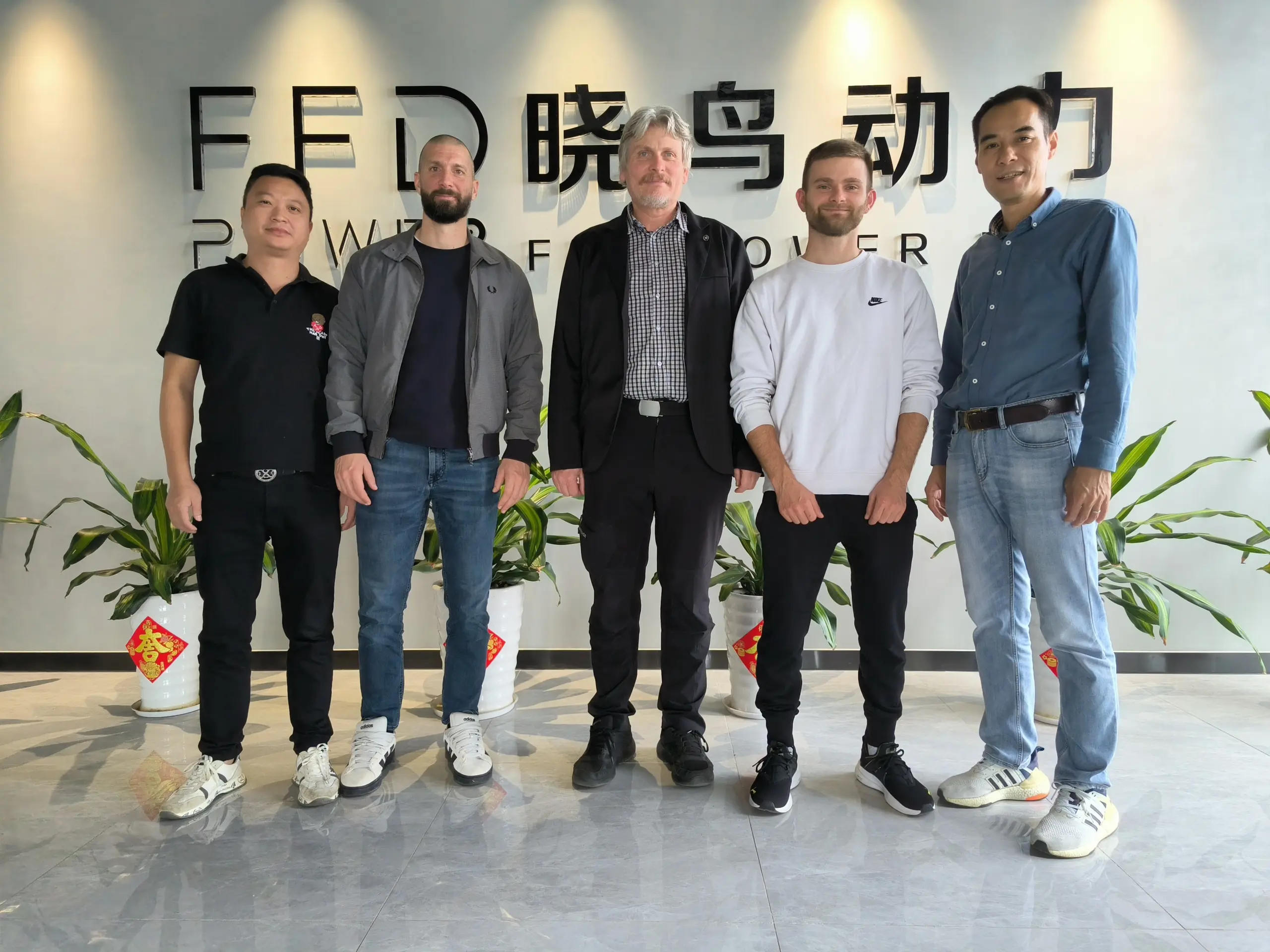 German delegation visiting FFD POWER headquarters for energy storage cooperation.