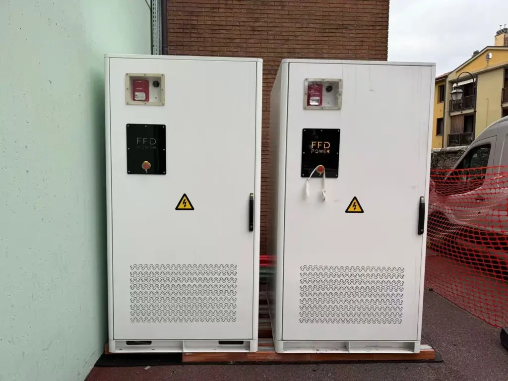 Dual-cabinet Galaxy 233L BESS installation (210kW/466kWh) for seamless backup power in an elderly care facility in Italy